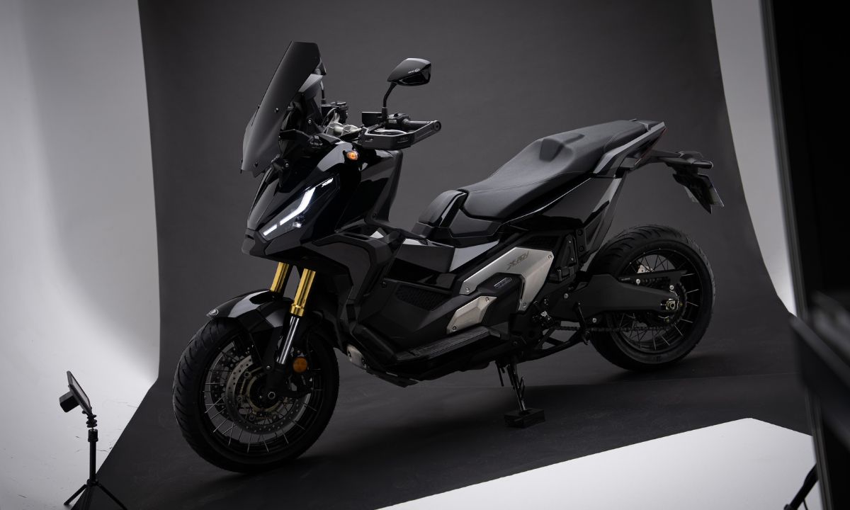 Honda X-ADV 750 स्कूटर है बुलेट से भी दमदार, पहाड़ों पर भी देगा शानदार परफॉर्मेंस